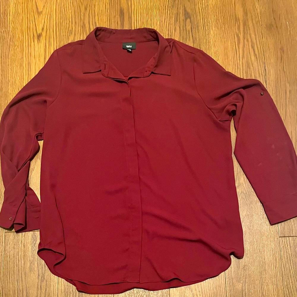 Mossimo Women’s Blouse
Size: XXL
